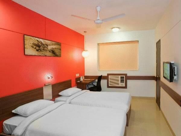 Hotel East Delhi Nuova Delhi Esterno foto